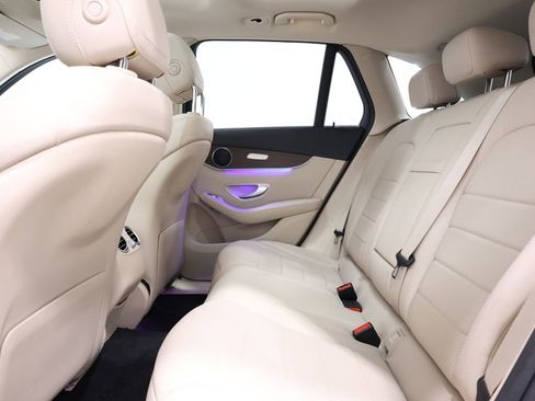 Used 2021 Mercedes-Benz GLC 300 4MATIC image 26