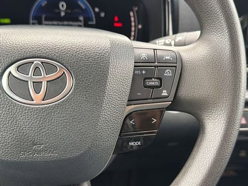 Certified 2025 Toyota Camry LE FWD image 27