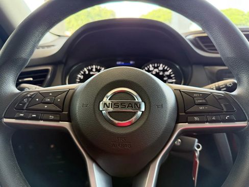 Used 2020 Nissan Rogue S image 16