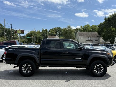 Used 2021 Toyota Tacoma TRD Off-Road image 5