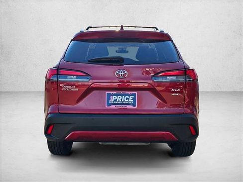 Used 2022 Toyota Corolla Cross XLE image 6