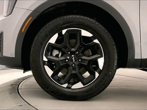 Used 2025 Kia Sorento S AWD/4WD image 8