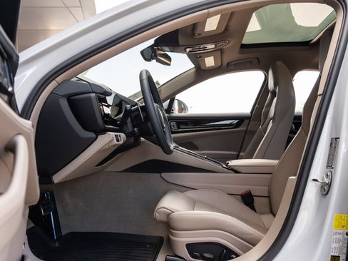 Certified 2026 Porsche Panamera RWD image 24