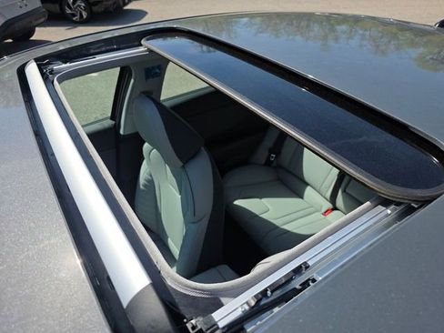New 2026 Hyundai Elantra Limited FWD image 4