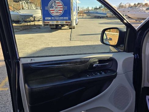 Used 2013 Dodge Grand Caravan Crew image 13