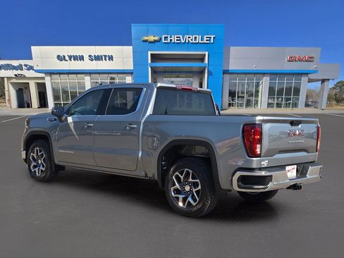 New 2026 GMC Sierra 1500 SLE image 11