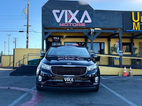 Used 2015 Kia Sedona SX FWD image 2