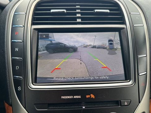 Used 2019 Lincoln Nautilus Select image 25