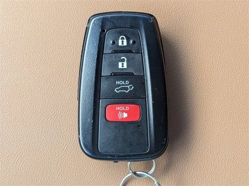 Used 2023 Toyota Highlander Platinum image 39