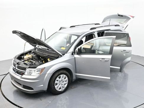 Used 2018 Dodge Journey SE image 42