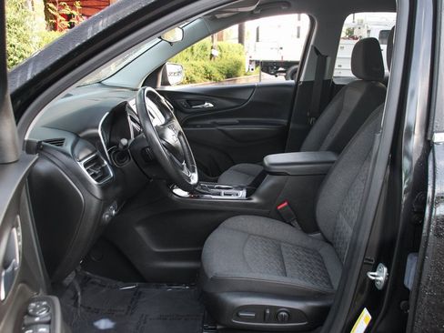 Used 2022 Chevrolet Equinox LT w/ Driver Convenience Package image 18