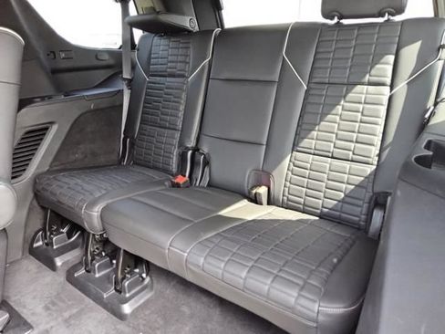 Used 2023 Cadillac Escalade Sport Platinum w/ LPO, ONYX Package AWD/4WD image 5