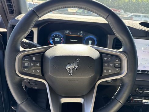 New 2025 Ford Bronco Outer Banks w/ Sasquatch Package AWD/4WD image 24