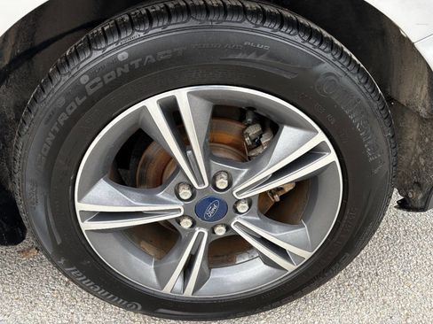 Used 2014 Ford Focus SE w/ SE Sport Package FWD image 7