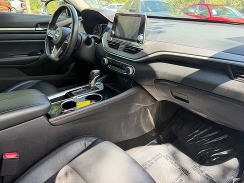 Used 2024 Nissan Altima 2.5 SR FWD image 10