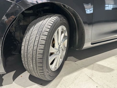 Used 2013 MAZDA MAZDA3 i Touring image 37