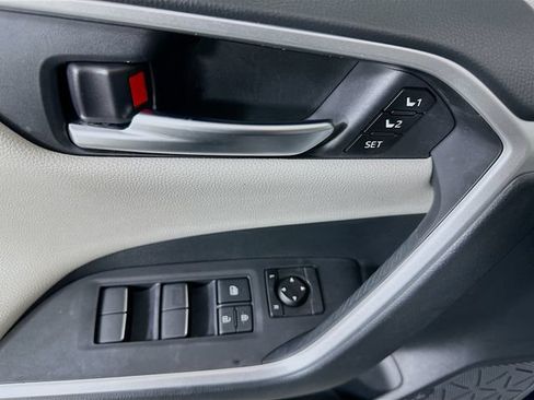Used 2019 Toyota RAV4 Limited w/ Advanced Technology Package FWD image 23