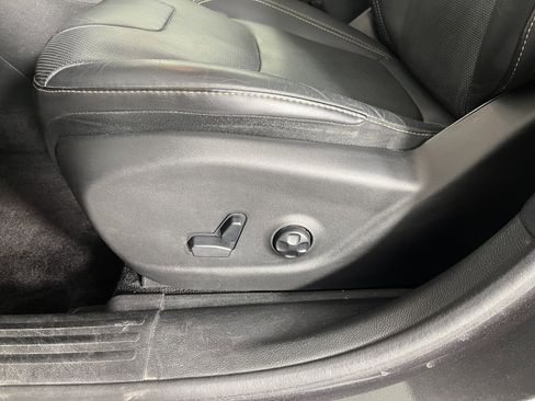 Used 2016 Jeep Cherokee Limited w/ Luxury Group image 19