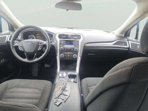 Used 2017 Ford Fusion SE image 8