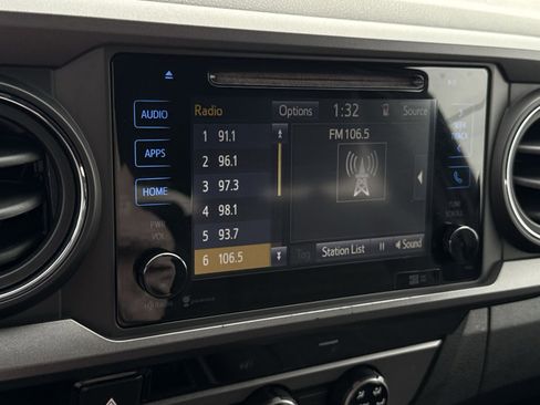 Used 2016 Toyota Tacoma TRD Sport w/ Towing Package image 18