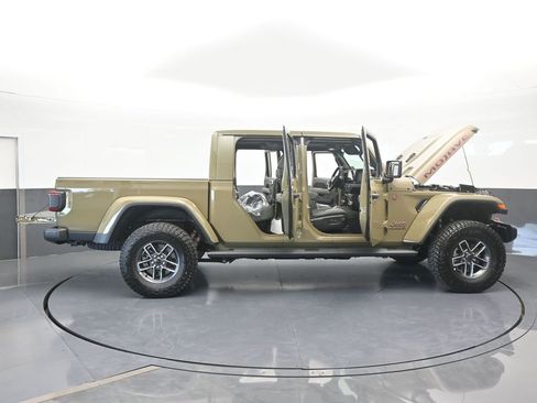 New 2026 Jeep Gladiator Mojave image 70