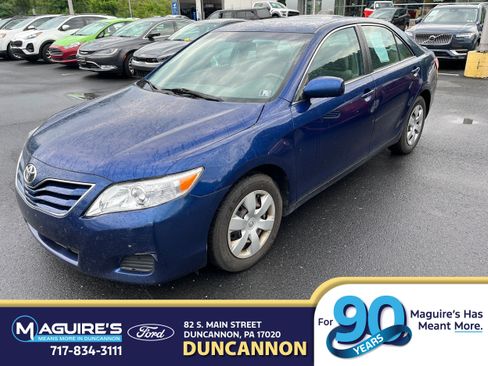 Used 2011 Toyota Camry LE FWD image 1