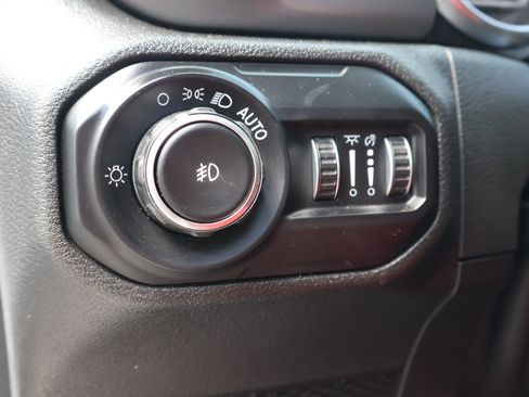 Used 2021 Jeep Wrangler Unlimited Sport AWD/4WD image 17