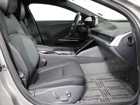 Used 2024 Lucid Air Pure image 12