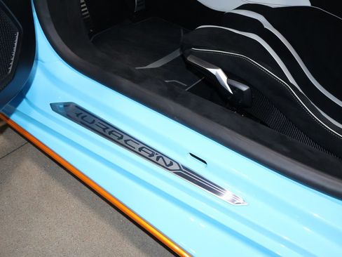 Used 2021 Lamborghini Huracan STO image 25