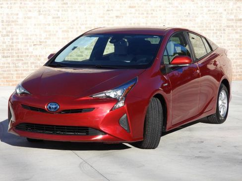 Used 2017 Toyota Prius Two image 13
