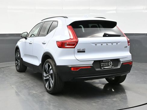 Used 2024 Volvo XC40 B5 Plus w/ Protection Package Premier AWD/4WD image 5