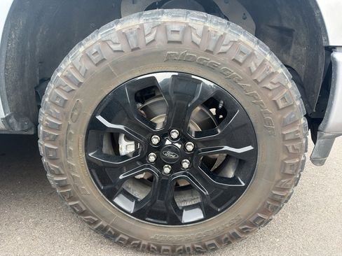 Used 2022 Ford F150 Lariat w/ Equipment Group 502A High AWD/4WD image 3