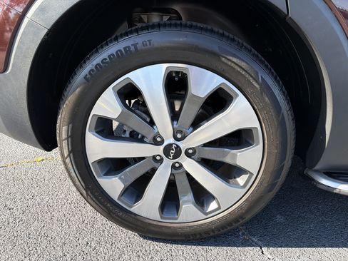 Used 2022 Kia Telluride S FWD image 15