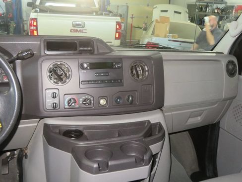 Used 2011 Ford E-350 and Econoline 350 XL w/ Interior Upgrade Pkg RWD image 31