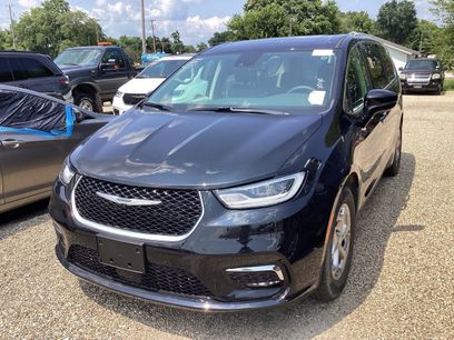 Used 2024 Chrysler Pacifica Limited