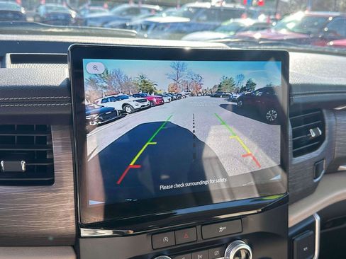 Used 2024 Ford Expedition Limited image 27