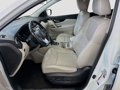 Used 2021 Nissan Rogue Sport SV w/ Technology Package image 13