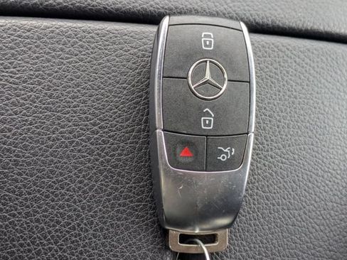 Used 2024 Mercedes-Benz GLS 450 4MATIC image 31