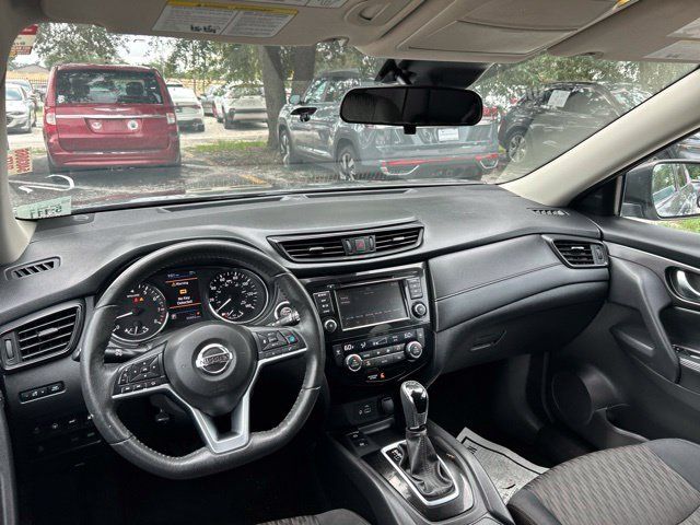 Used 2019 Nissan Rogue SV w/ Premium Package FWD image 14