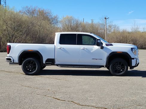 New 2026 GMC Sierra 2500 AT4 w/ Technology Package AWD/4WD image 8