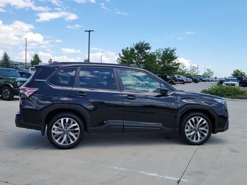 Used 2025 Subaru Forester Touring AWD/4WD image 2