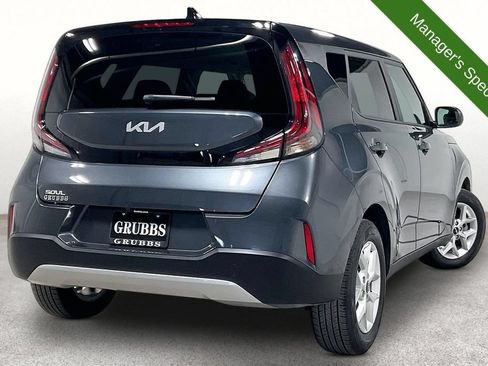 Used 2025 Kia Soul LX w/ LX Technology Package FWD image 2