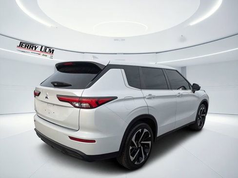 Used 2022 Mitsubishi Outlander ES AWD/4WD image 3
