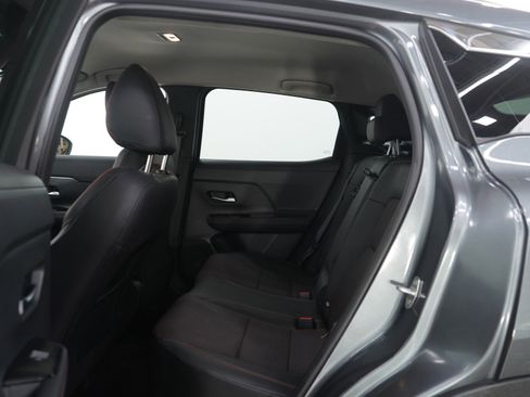 Used 2025 Nissan Kicks SR image 17