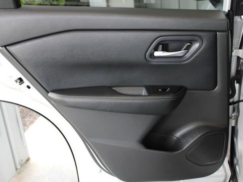 Used 2024 Nissan Rogue SV AWD/4WD image 42