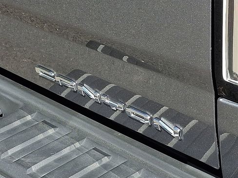 Used 2022 GMC Canyon Denali image 30