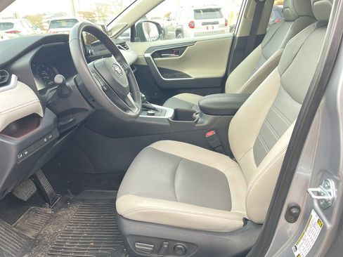 Used 2024 Toyota RAV4 Limited image 10