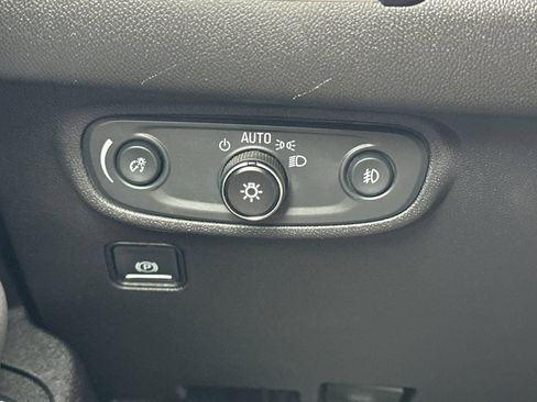 Used 2024 GMC Terrain SLT image 35