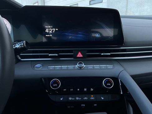 Used 2025 Hyundai Elantra SEL image 26