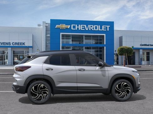 New 2026 Chevrolet TrailBlazer RS w/ Convenience Package AWD/4WD image 3